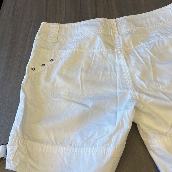 2 pairs of cute white short shorts - Picture 5 of 9